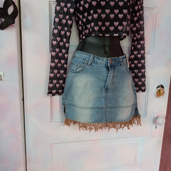 SOLD! Vintage y2k denim skirt with fringe! - Picture 10 of 10